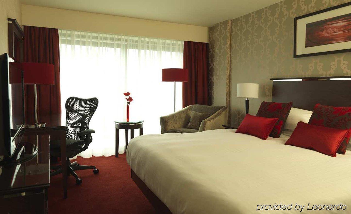 Hilton Garden Inn Aberdeen City Centre Стая снимка